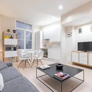 Old - Superb 2 Bedrooms. Rijsel